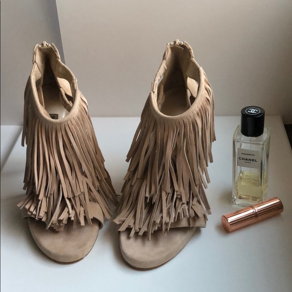 Broccoli light nude fringe heels